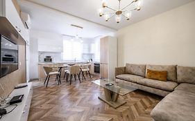 Miku Apartments-Luxury City View At Wilson Square