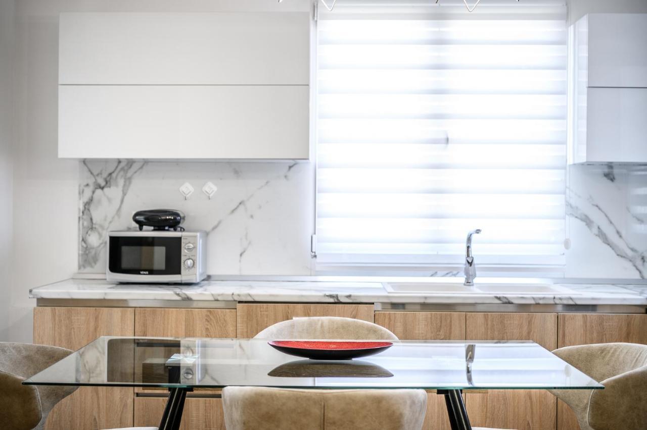 Miku Apartments-Luxury City View At Wilson Square Tirana Buitenkant foto